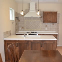 ���R�f�ނ̵��ް���݁E���ް�Ƌ�@�O�d���鎭�s�yCalmfurniture �ߓ��Ƌ�z���C�ނ̏d���ȃI�[�_�[�L�b�`��